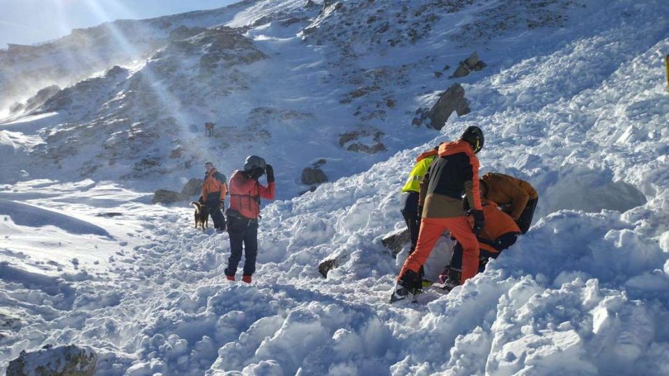 Зимскиот одмор се претвори во трагедија: Татко и син загинаа на скијање