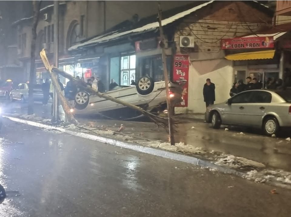 Тешка сообраќајка вечерва во Македонија – фотографијата од лице место е стравична (ФОТО)