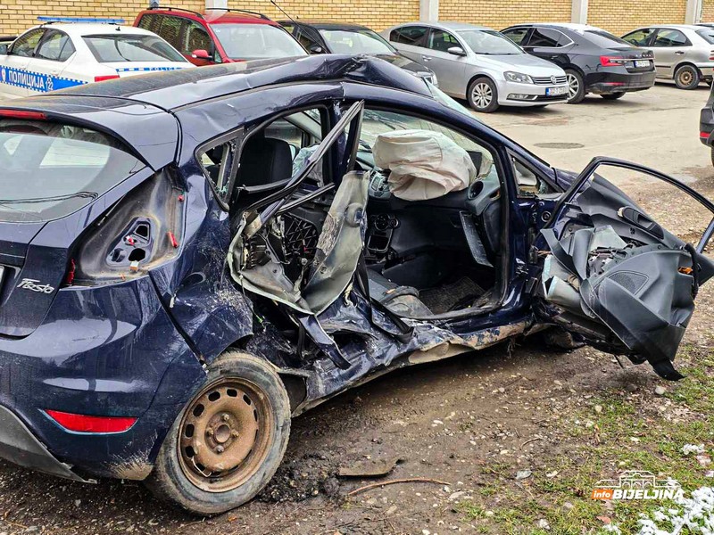 Трагедија каква што не се памети: Две 19 годишни девојчиња загинаа, трето се бори за живот во ужасна несреќа кај Бјелина