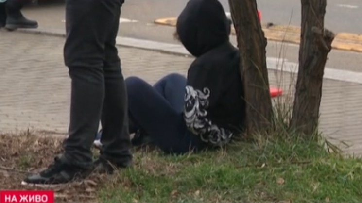„Сакам доживотна затворска казна, ако ме ослободат, ова ќе се повтори“: Ќе одговара ли законски девојката која избоде три лица во Софија? (ФОТО)