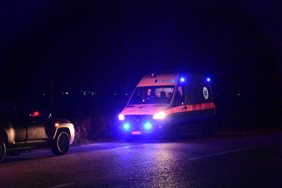 34 годишник загина, полицајка се бори за живот со тешки повреди: Ужасна несреќа по тепачка на двајца возачи ноќеска на Халкидики