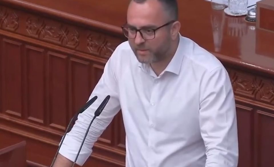 Полицаец почина вечерта во Пулс, татко му се вика чичко Винко, прашајте го него зошто не поднесов оставка – не ги напаѓајте полицајците, рече Тошковски