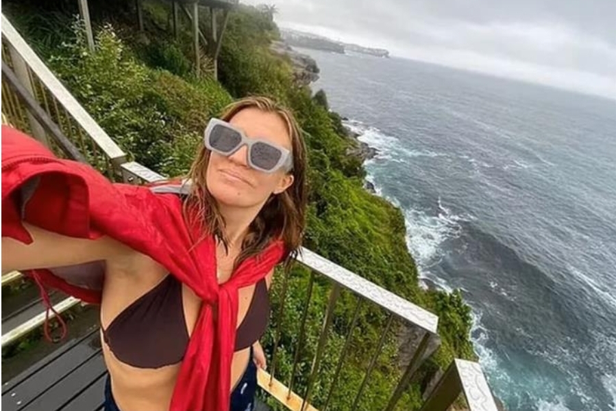 Ќерка (23) на политичар почина на одмор во Италија