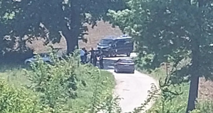Маж утрово со над 10 убоди од нож ја усмрти својата поранешна партнерка (41), па се обидел да си го одземе животот