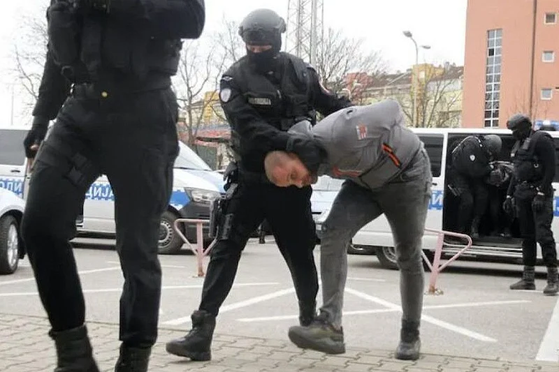 Убиецот Јовица сам се пријавил во полиција: Денеска среде бел ден пред продавница изрешетан е познат криминалец во Бања Лука