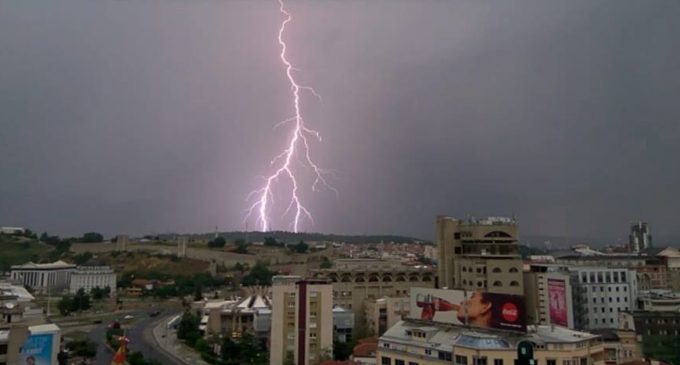 Невреме вечерва го зафати Скопје – какво време нè очекува следните денови?
