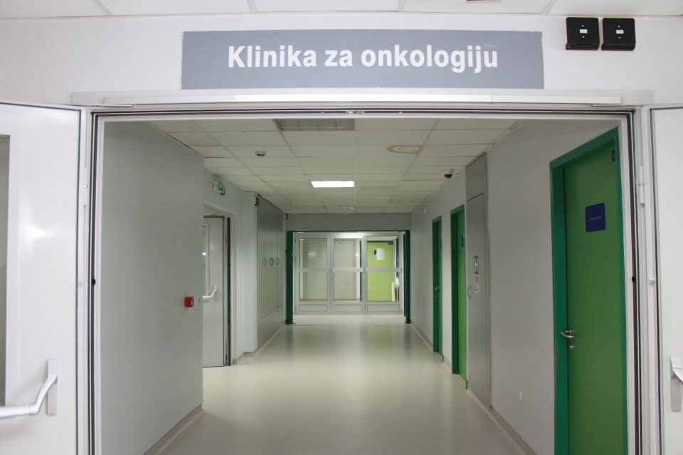 Менаџерот сподели шокантна информација: Дали еден од најпознатите балкански пејачи боледува од рак?