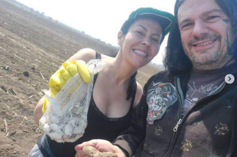 “Жена ми ме изневери со ученик, снимката е на сајт за возрасни”: Шокантно тврдење на познатиот српски музичар по разводот од жената со која беше 35 години