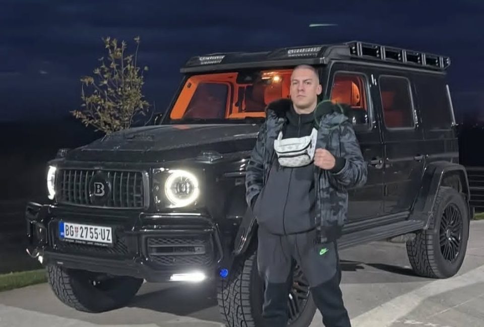 ФОТО: Запален луксузниот автомобил на Бака Прасе вреден 500.000 евра