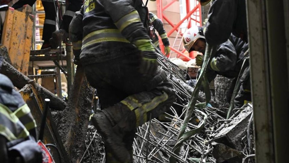ШОКАНТНА ТРАГЕДИЈА ПОПЛАДНЕВО: Четворица работници загинаа откако беа затрупани со течен бетон во една од најразвиените европски земји (ФОТОГРАФИИ)