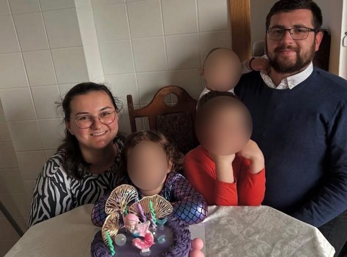 Три деца останаа сирачиња: Отецот Ненад и неговата сопруга загинаа во стравична сообраќајка која го потресе регионот