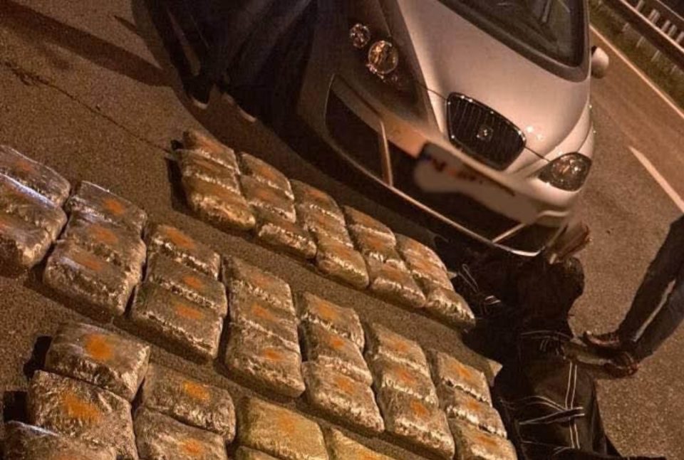 ФИЛМСКА АКЦИЈА НА МАКЕДОНСКИТЕ СПЕЦИЈАЛЦИ: Тигрите поставија заседа кај Стоби, автомобил се обиде да избега